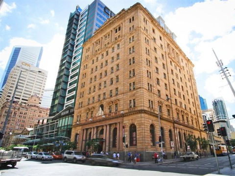 MacArthur Chambers Heritage Apartments - Dalby Accommodation 3