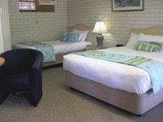 Cleveland Motor Inn - Dalby Accommodation 3
