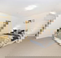 On the Bay Apartments - Dalby Accommodation