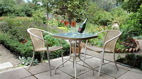 Woodland By The Bay - Dalby Accommodation 3