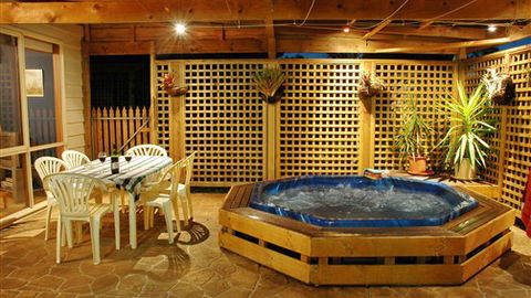 Woodland By The Bay - Dalby Accommodation 7