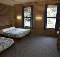 Feathertop Chalet - Dalby Accommodation