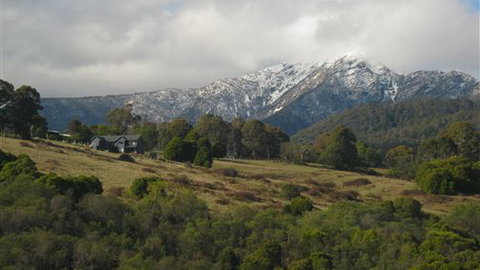 Kunala Chalet - Pinnacle Valley Resort - Dalby Accommodation 7