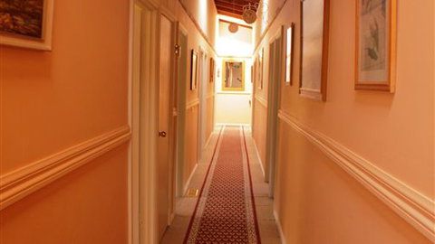 Portillo Ski Lodge - Dalby Accommodation 1