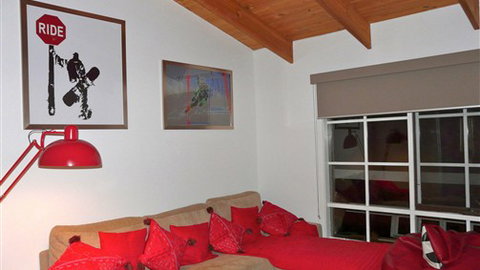 Two Mountains Lodge - Dalby Accommodation 0