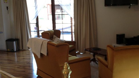 Waldara Cottage - Dalby Accommodation 3