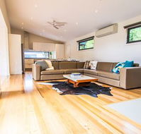 The BASE Luxury Villas - Dalby Accommodation