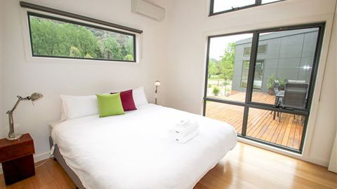 The BASE Luxury Villas - Dalby Accommodation 2