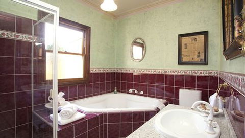 Barwood House Beechworth - Dalby Accommodation 4