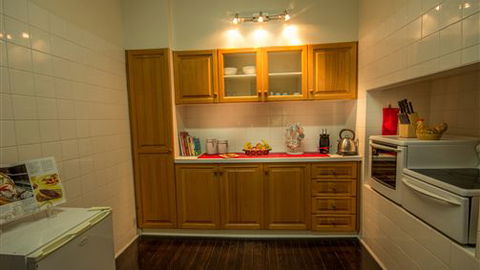 Benson House And Benson Lodge - Dalby Accommodation 3