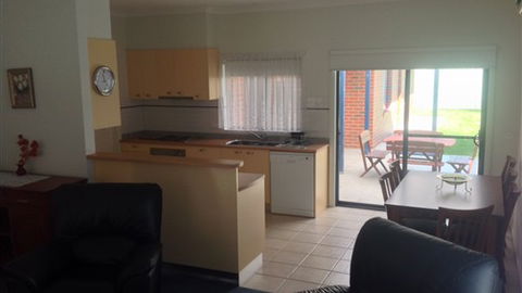 Bright Spell - Dalby Accommodation 4