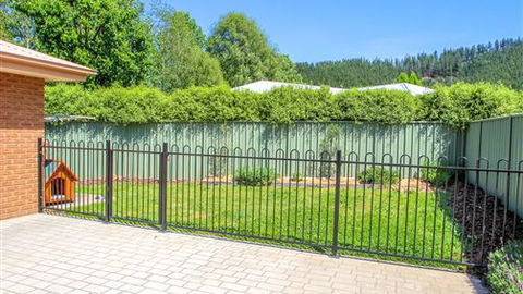 Bright Country Home - Dalby Accommodation 7