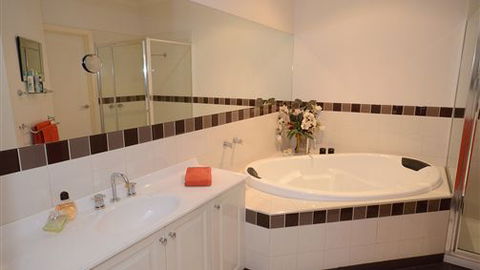 DeLuca - Dalby Accommodation 1