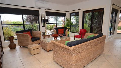 DeLuca - Dalby Accommodation 2