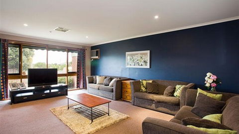 Raydon Court - Dalby Accommodation 0