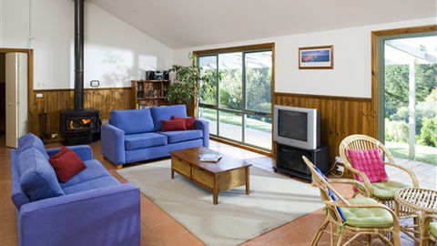 Blue Johanna House - Dalby Accommodation 2