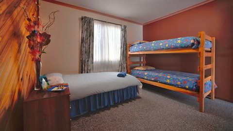 Long John Silver's Surf Retreat - Dalby Accommodation 3