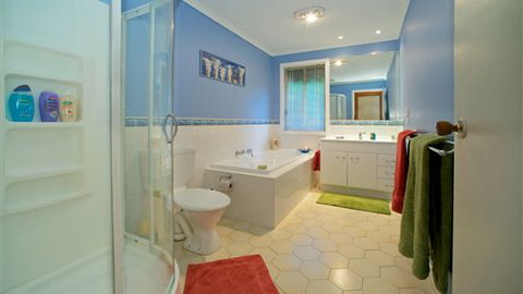 Long John Silver's Surf Retreat - Dalby Accommodation 4