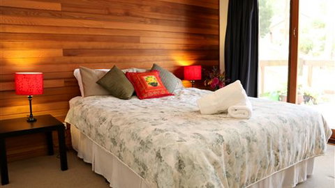 MannaGum Alpine Lodge - Dalby Accommodation 1