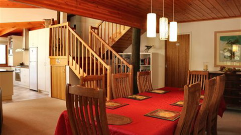 MannaGum Alpine Lodge - Dalby Accommodation 3