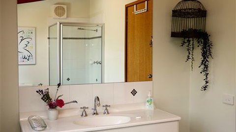 MannaGum Alpine Lodge - Dalby Accommodation 4
