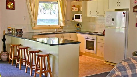 Camellia Lodge - Dalby Accommodation 4