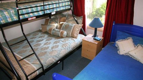 Camellia Lodge - Dalby Accommodation 7