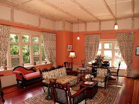 Buxton Manor - George Lowe Esquire Apartment - Dalby Accommodation 1