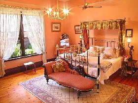 Buxton Manor - Musica Viva Apartment - Dalby Accommodation 1