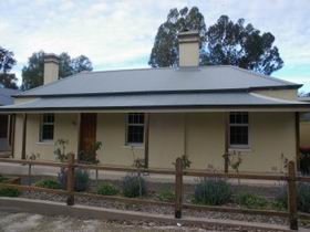 Captain Rodda's Cottage - Dalby Accommodation 0