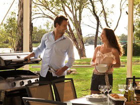 Cascades On The River - Dalby Accommodation 1