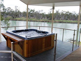 Cascades On The River - Dalby Accommodation 2