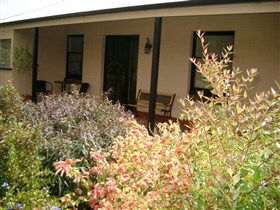 Cotton Palm Cottage - Dalby Accommodation 0