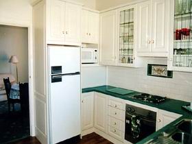 Grandview House Apartments - Glenelg - Dalby Accommodation 1