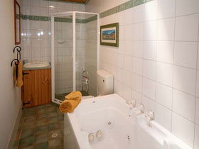 Karinga Park Coach House - Dalby Accommodation 3