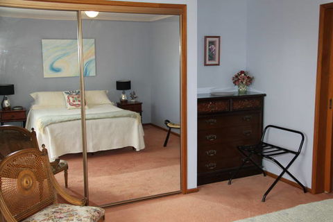 Adrienne's Place On The Hill - Dalby Accommodation 1