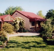 Alpine Country Cottages - Dalby Accommodation