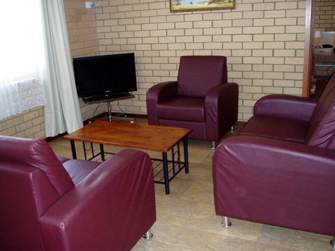Augusta Escape - Dalby Accommodation 2