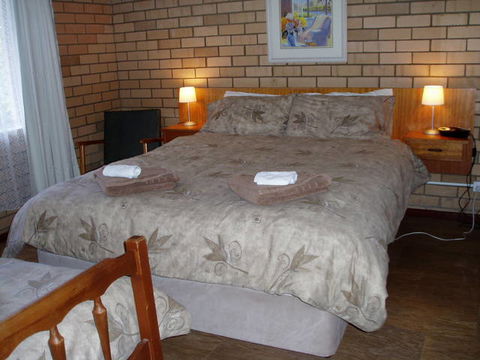 Augusta Escape - Dalby Accommodation 0