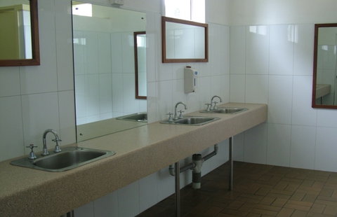 Beachport Caravan Park - Dalby Accommodation 0
