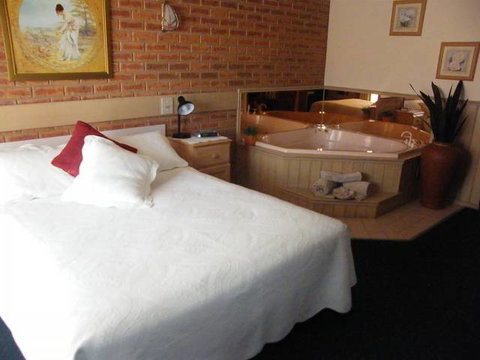 BEST WESTERN Colonial Motor Inn Bairnsdale - Dalby Accommodation 1