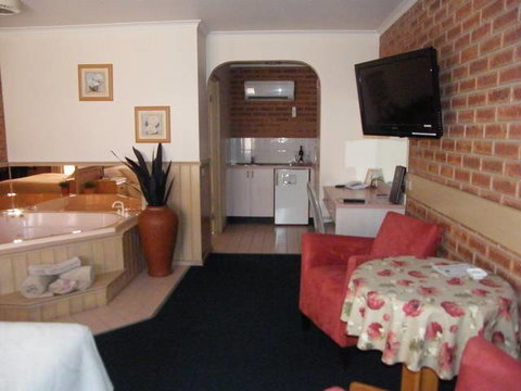 BEST WESTERN Colonial Motor Inn Bairnsdale - Dalby Accommodation 3