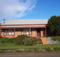 Bott's Beach Retreat - Dalby Accommodation
