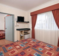 Cairns Queens Court - Dalby Accommodation
