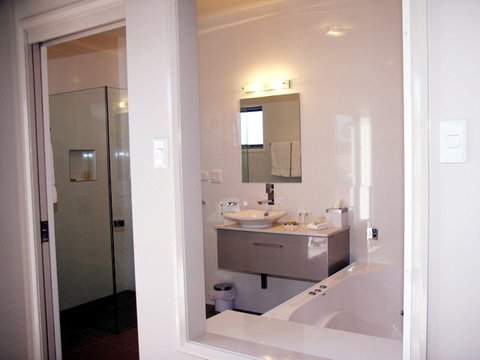 Chaucer Palms Boutique Bed & Breakfast - Dalby Accommodation 3