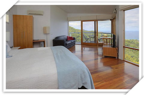 Chris's Beacon Point Restaurant & Villas - Dalby Accommodation 0