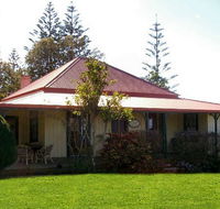 Christian's of Bucks Point - Dalby Accommodation