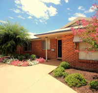 Colonial Court Villas Serviced Apartments - Dalby Accommodation