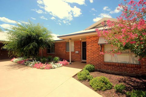 Colonial Court Villas Serviced Apartments - Dalby Accommodation 0