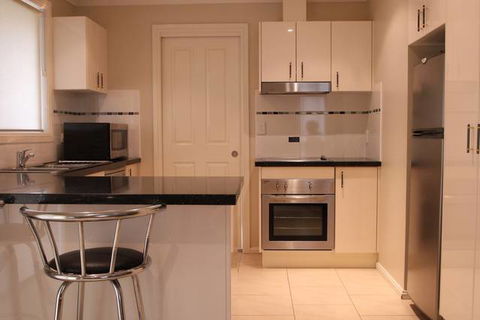 Colonial Court Villas Serviced Apartments - Dalby Accommodation 1